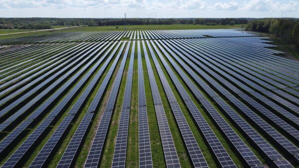"SUNLY" PIESAISTA 85 MILJONU EIRO FINANSĒJUMU, NOSTIPRINOT SAULES ENERĢIJAS RAŽOTĀJA LĪDERA POZĪCIJU LATVIJĀ